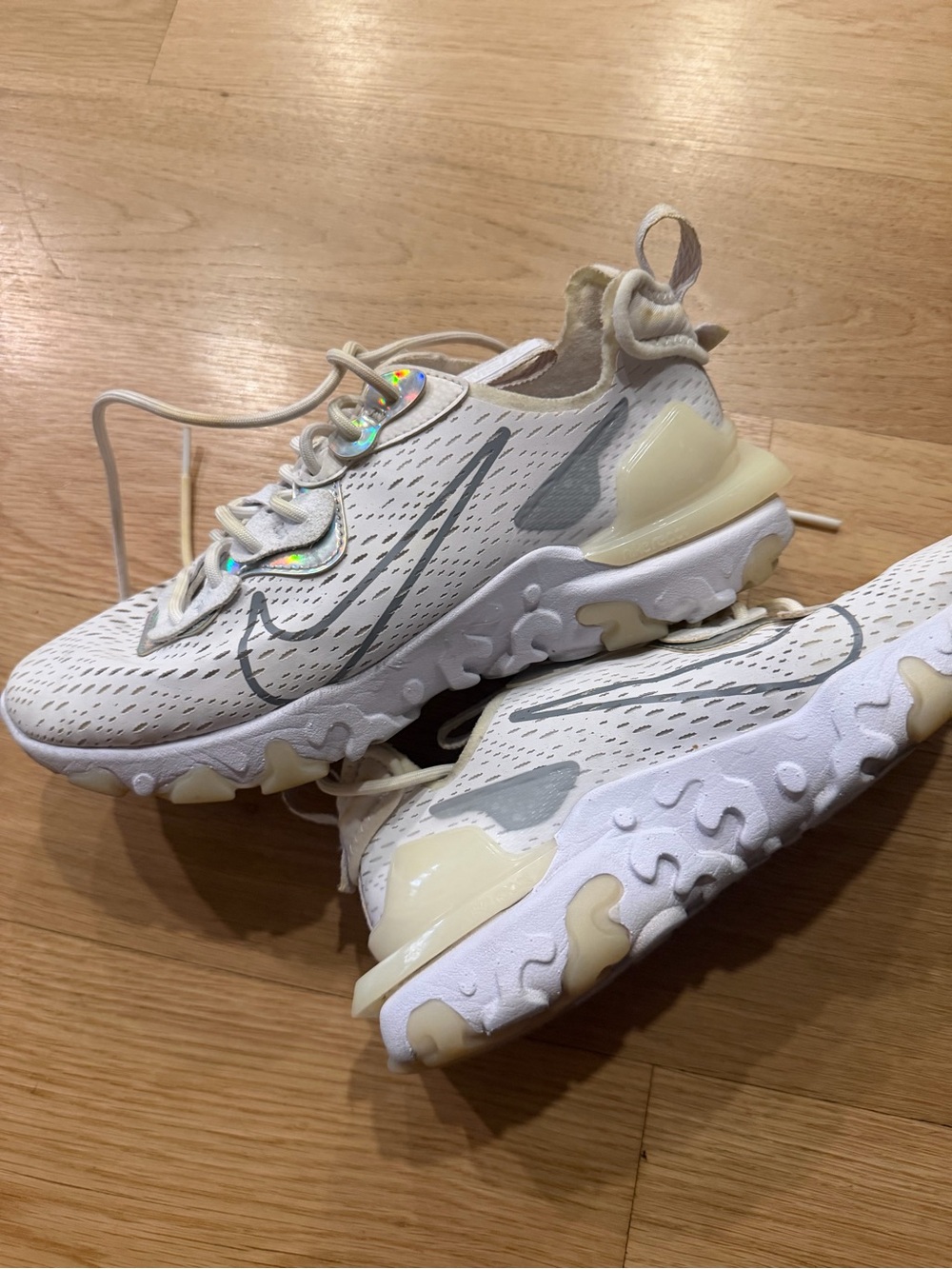 Nike Women's White React Element 55 Sneakers - size 7.5 - great conditon